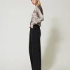 Schwarze Carrot-Fit-Jeans Mit Fünf Taschen
