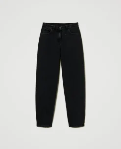 Schwarze Carrot-Fit-Jeans Mit Fünf Taschen
