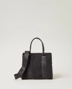 Shopper Aus Pelzimitat Im Teddylook