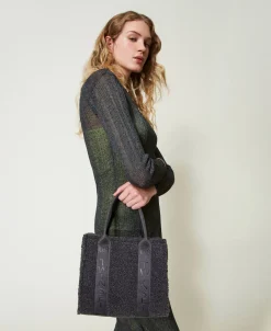 Shopper Aus Pelzimitat Im Teddylook