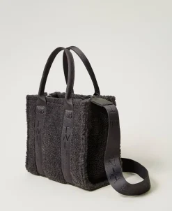 Shopper Aus Pelzimitat Im Teddylook