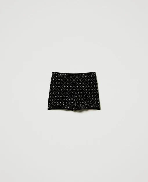 Shorts Aus Besticktem Samt