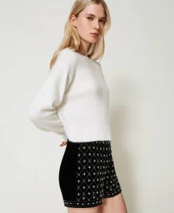 Shorts Aus Besticktem Samt