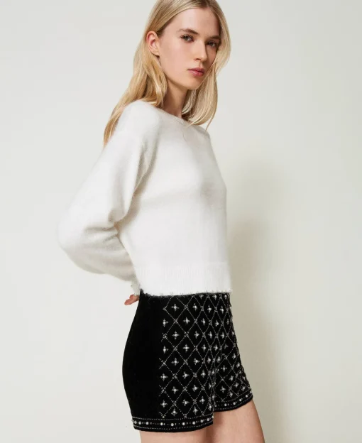 Shorts Aus Besticktem Samt