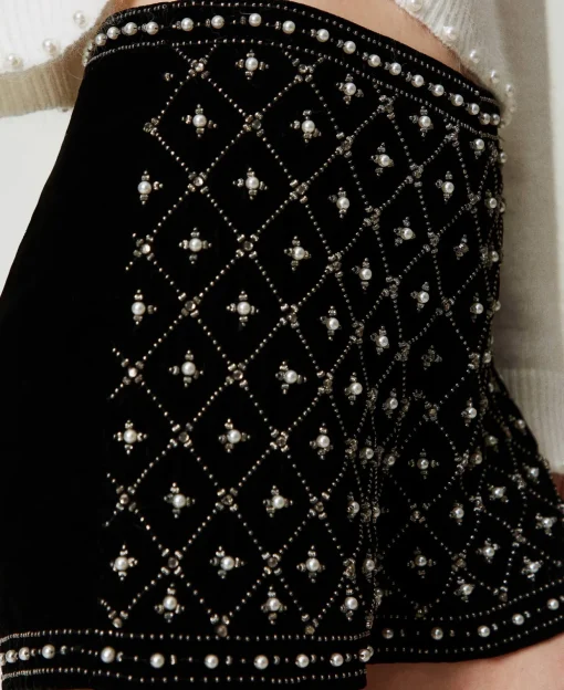 Shorts Aus Besticktem Samt