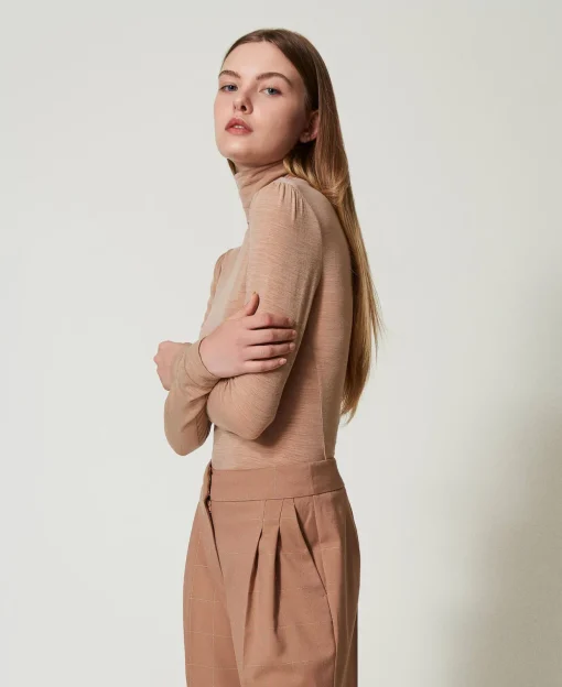 Slim-Fit-Shirt Mit Rollkragen