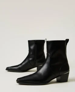 Stiefelette Mit Metallischem Einsatz