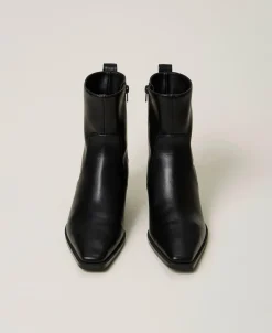 Stiefelette Mit Metallischem Einsatz