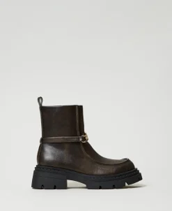 Stiefelette Mit „Oval T“-Ziertrense