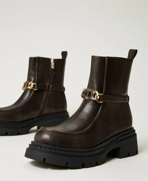 Stiefelette Mit „Oval T“-Ziertrense
