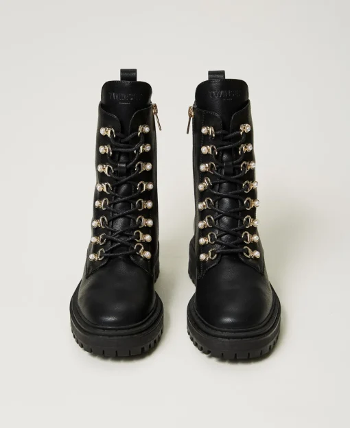 Stiefelette Mit Wanderschuhschnürung Mit Perlen