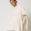 Strickponcho Mit Zopfmuster