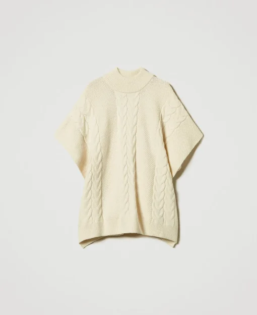 Strickponcho Mit Zopfmuster