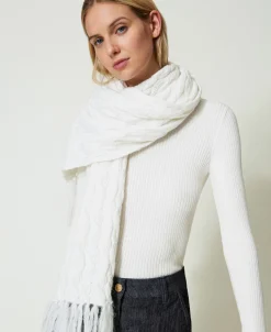 Strickschal Mit Zopfmuster