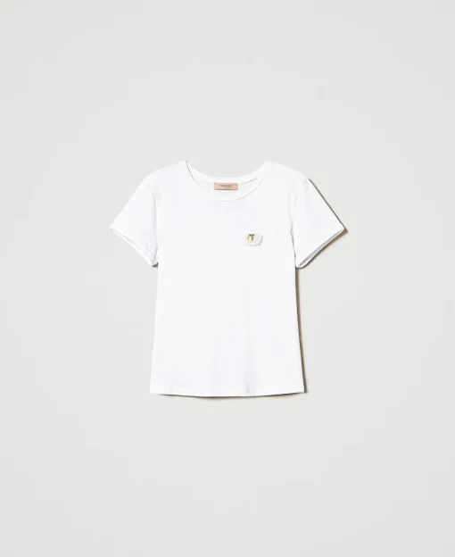 Tailliertes T-Shirt Mit Häkelbrosche