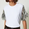 T-Shirt Mit Schlangenprint An Den Ärmeln