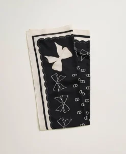Tuch Mit Schleifenprint Und Logos