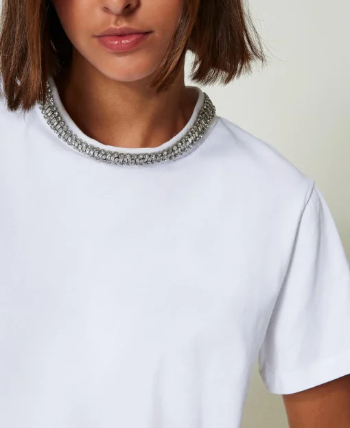 Von Hand Besticktes T-Shirt